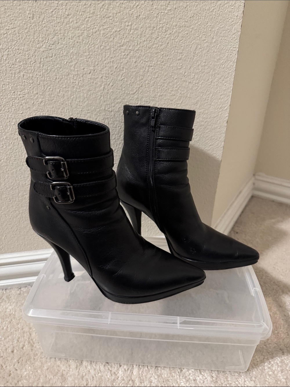 Via Spiga Black Pointed-Toe Leather Ankle Boots with Buckle Straps